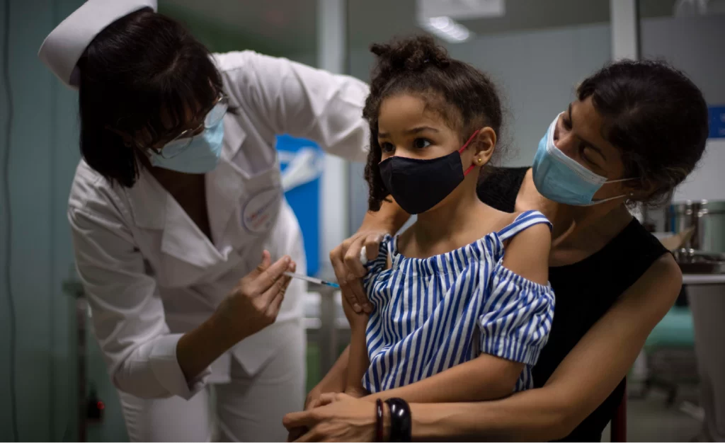 Cuban child being vaccinated